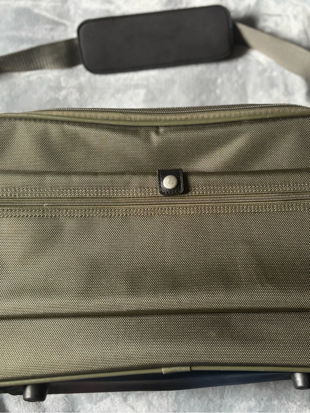 Vintage Samsonite Olive Green with Shoulder Strap Laptop/Travel Bag